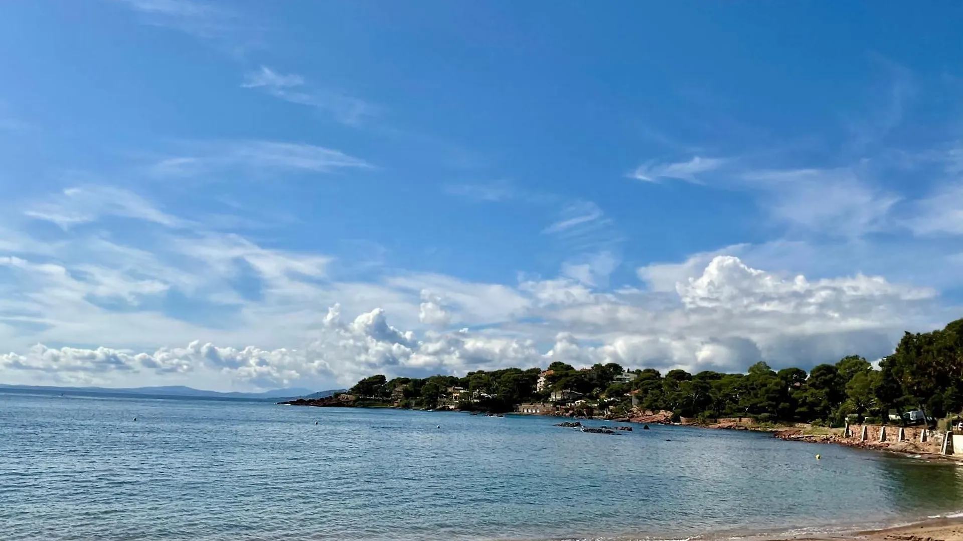 Studio Climatise Avec Piscine Saint-Raphael  0*, Saint-Raphael (Var) France